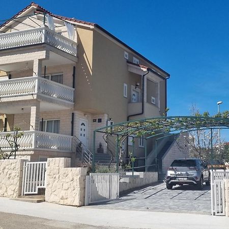 Apartments Cosic Grebastica Exterior photo