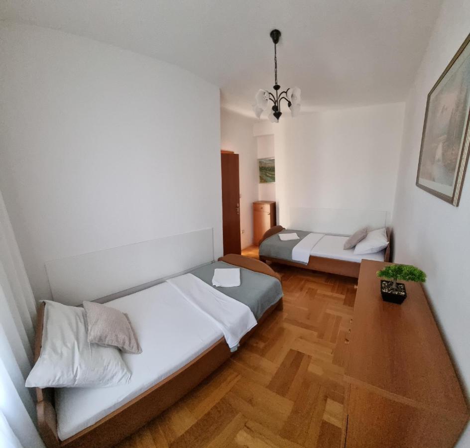 Apartments Cosic Grebastica Exterior photo