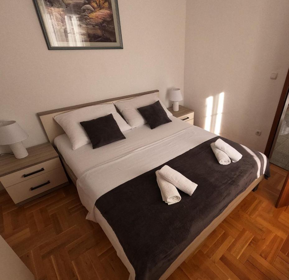 Apartments Cosic Grebastica Exterior photo