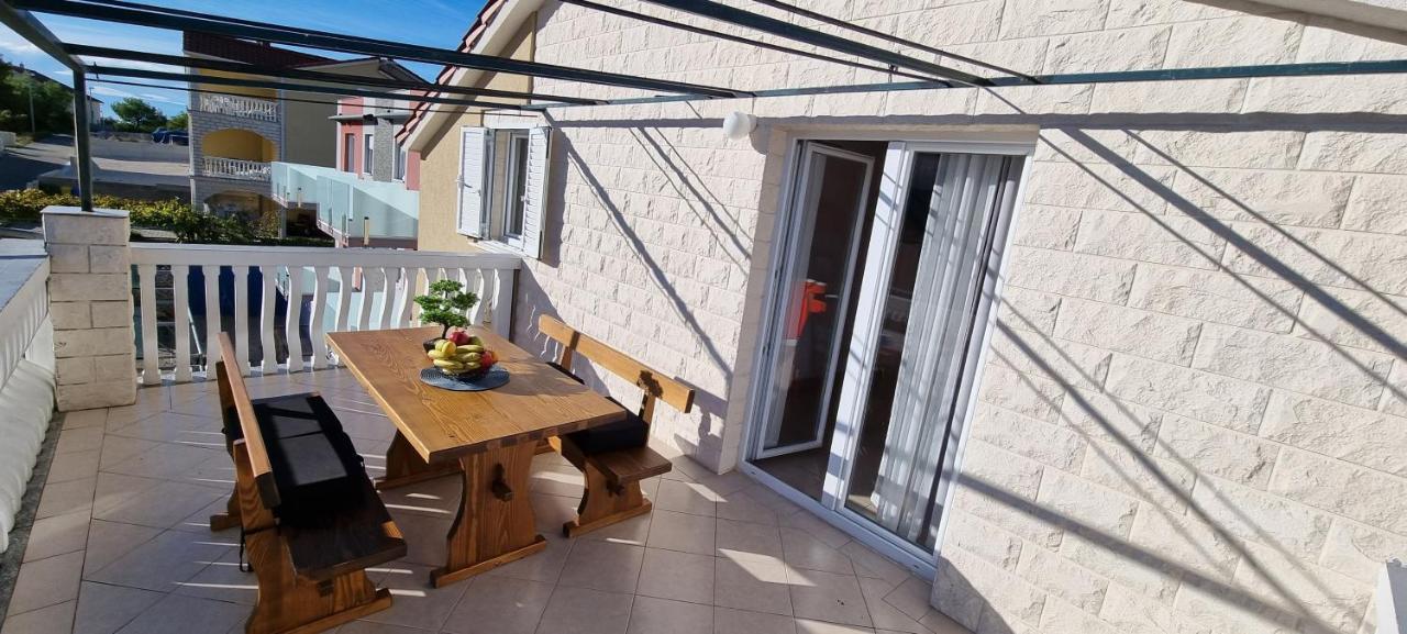 Apartments Cosic Grebastica Exterior photo
