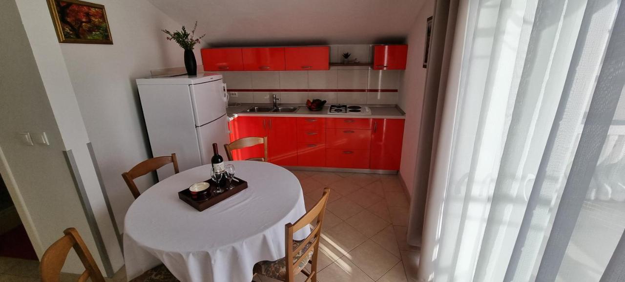 Apartments Cosic Grebastica Exterior photo