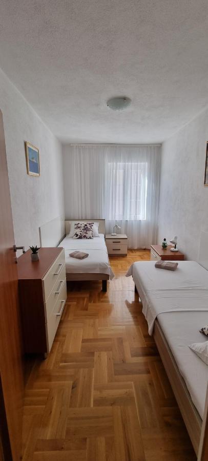 Apartments Cosic Grebastica Exterior photo