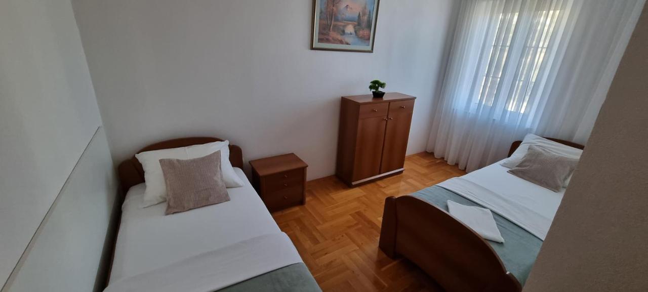 Apartments Cosic Grebastica Exterior photo