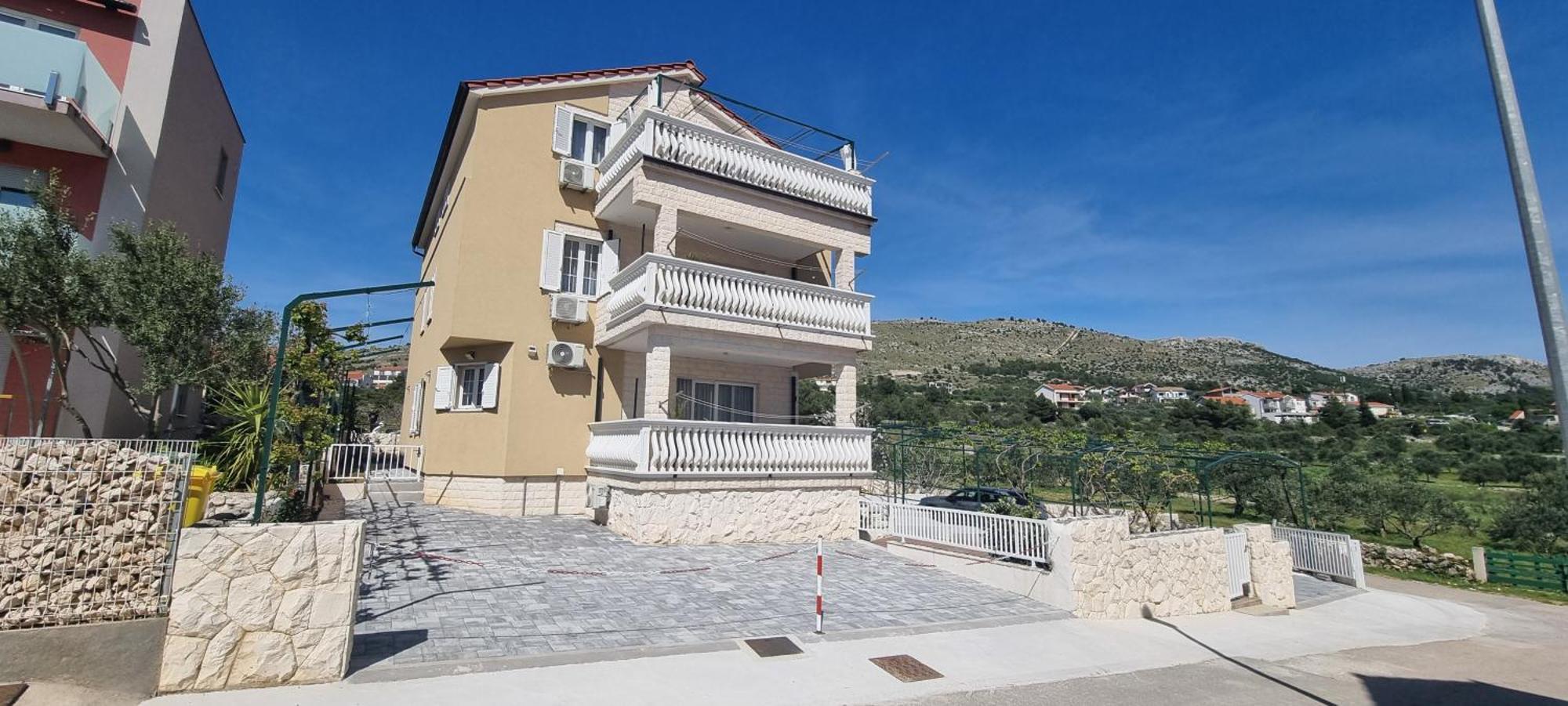 Apartments Cosic Grebastica Exterior photo